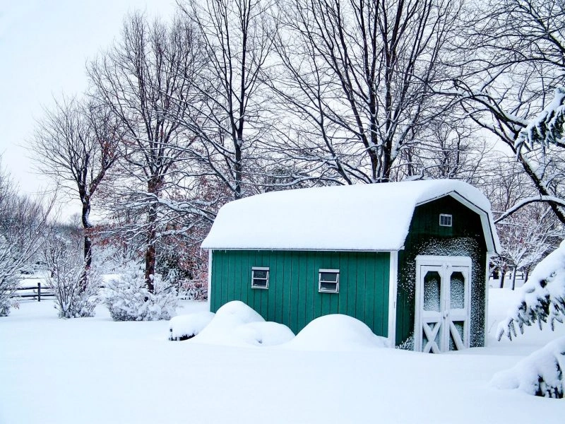 3 Easy Tips to Prepare Your Outdoor Power Equipment for Winter